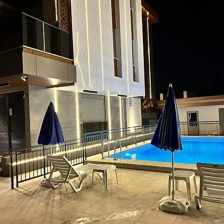 Grand Diker Port Apartment